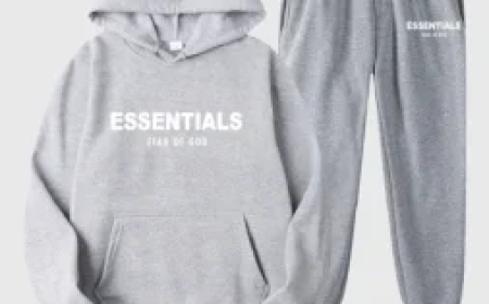 Essential Cotton Blend Hoodie – Softness Meets Durability