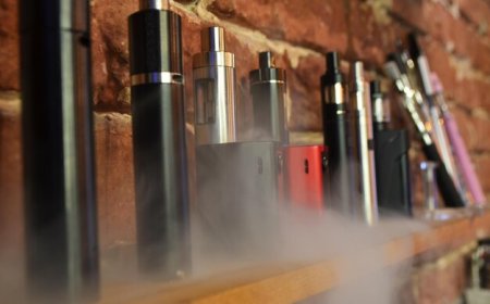 Vapes vs Cigarettes: What Are the Differences?